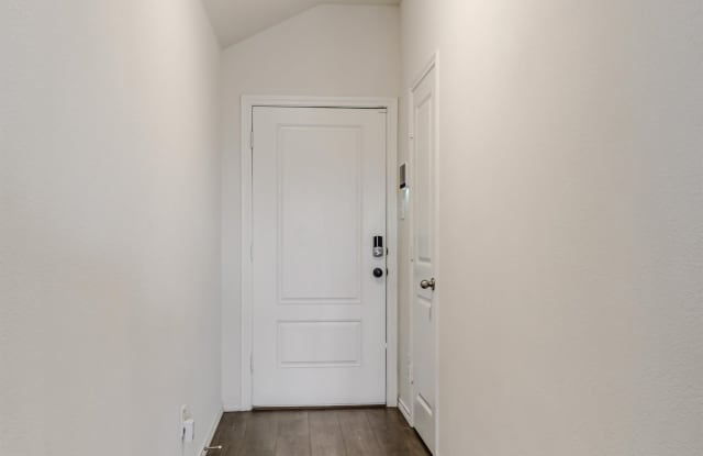 304 Patina Street Gallery 3