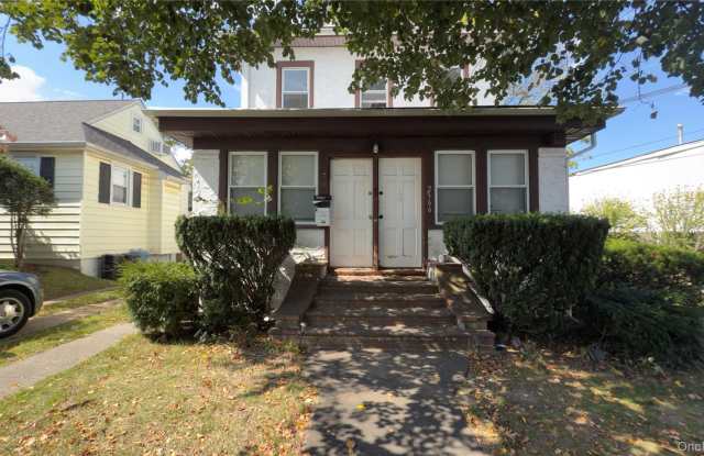 2366 Parkview unit: 2 photos photos