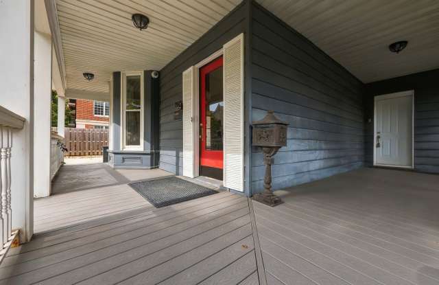 477 Elm Place Gallery 3