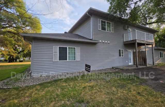 303 16th Street South - 2 Gallery 2