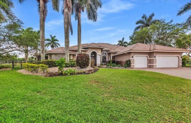 2534 Poinciana Dr photos photos