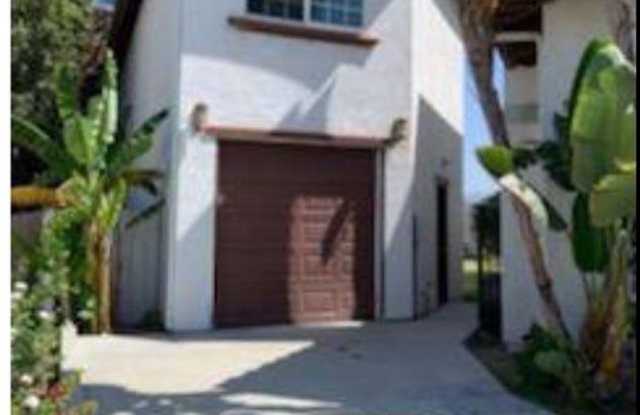 Amazing 2 bedroom 2 bath townhome in quiet cul-de-sac with great backyard views - Available Now photos photos