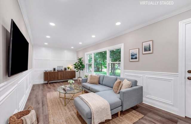 28069 N Lake Drive Gallery 2