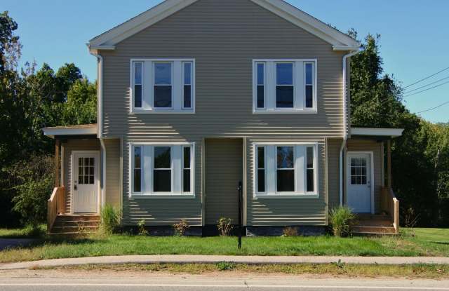 82 Main St - 82 Main Street, Rockingham County, NH 03865
