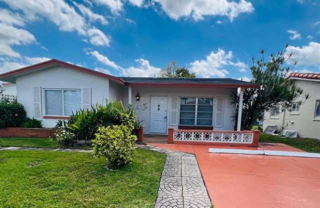 8600 Nw 57th Pl - 8600 Northwest 57th Place, Tamarac, FL 33321