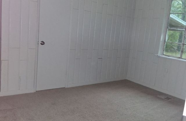 Move-In Ready 3BR/2BA Home in South Jackson | Fresh Updates & Spacious Living Gallery 4