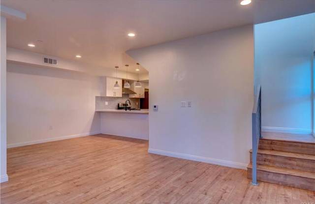 1048 Maple Street Gallery 4