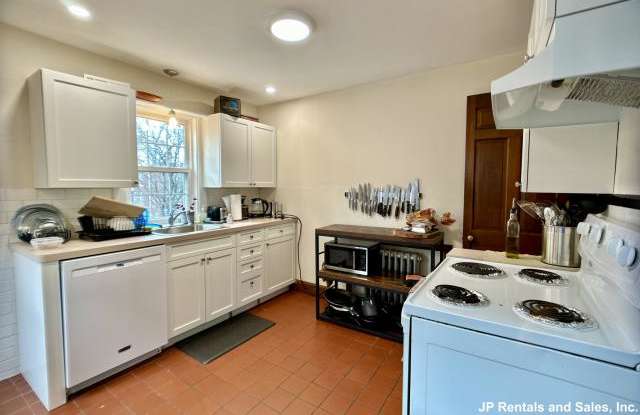 36 Lakeville Rd. - 36 Lakeville Road, Boston, MA 02130