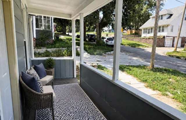 2BR Fully Remodeled Gallery 3