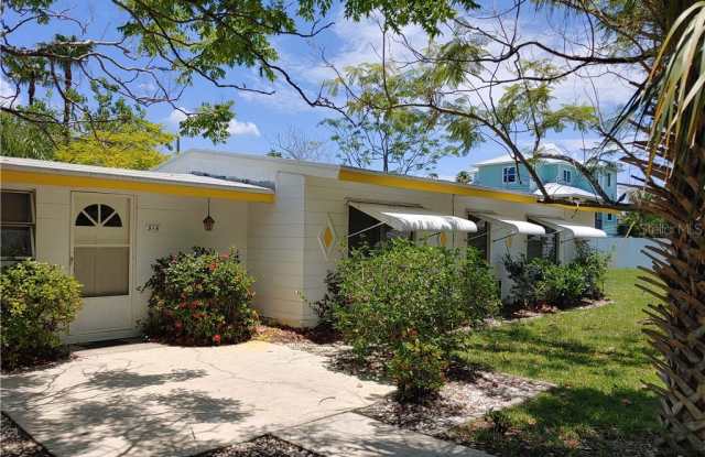 515 BOCA CIEGA ISLE DRIVE - 515 Boca Ciega Isle Drive, St. Pete Beach, FL 33706