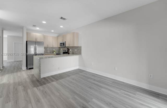 11245 SW 231st Ln Gallery 3