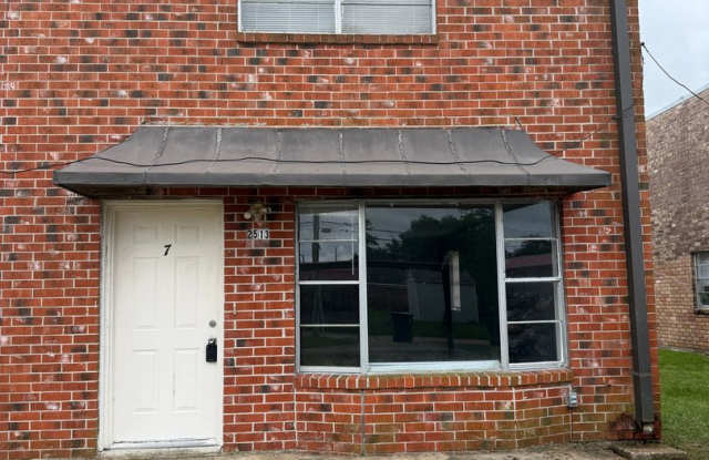 Spacious, 2 story townhouse photos photos