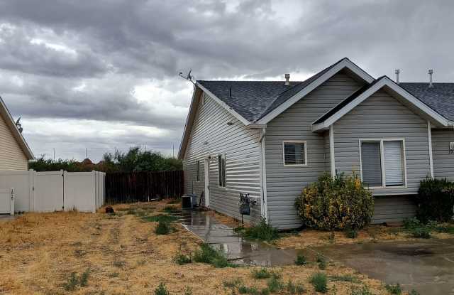 3 Bedroom 2 Bath Twin Home photos photos