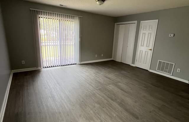 1302 Forest Knolls Circle Southeast Gallery 2