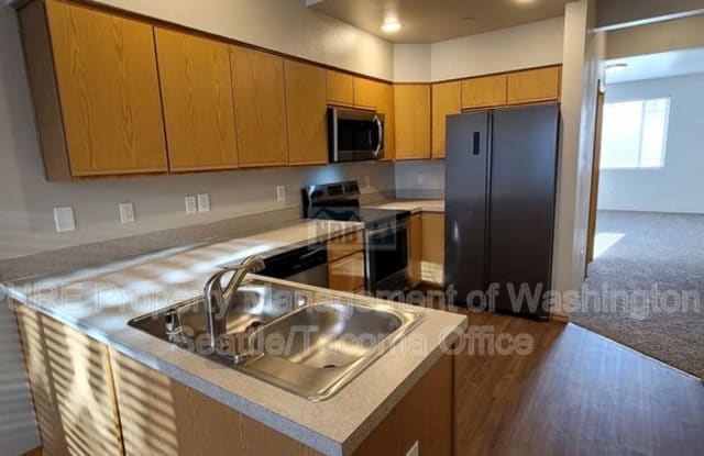 3209 S 45th St - 3209 South 45th Street, Tacoma, WA 98409