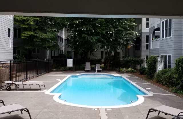 218 Oakwood Court Gallery 3