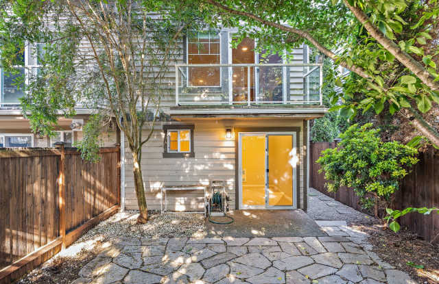 Spacious Greenwood Townhome - New Paint, Carpet and Water Heater!! photos photos