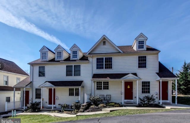 27 GREEN STREET - 27 Green Street, Souderton, PA 18964