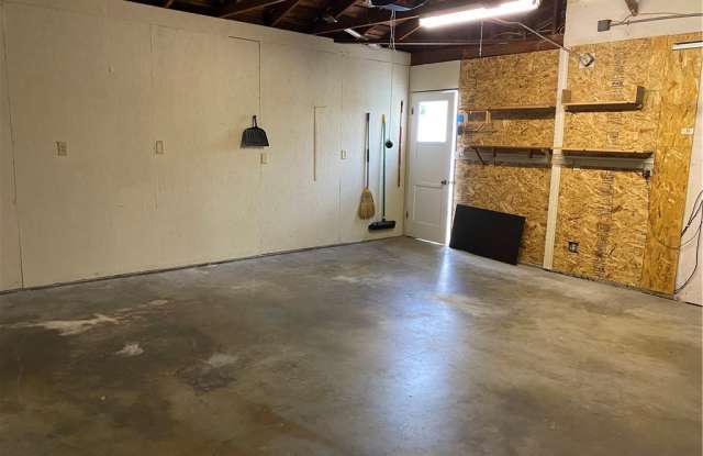 430 Kinley Street Gallery 4