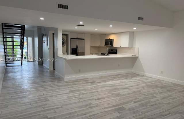1403 White Pine Dr Gallery 4