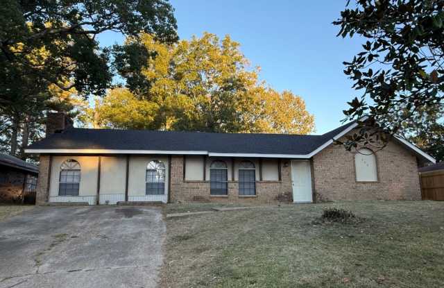 Completely Renovated 4-Bedroom Home | Spacious Living in the 39209 Area Gallery 1
