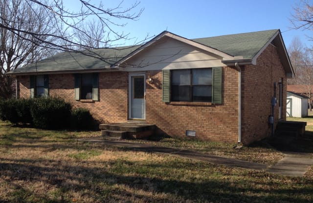 1227 Main St - 1227 Main Street, Pleasant View, TN 37146