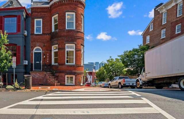 3348 PROSPECT Street NW unit: 5 photos photos