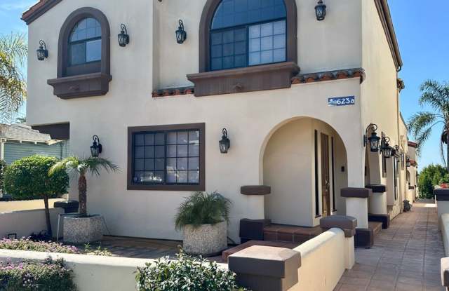Fabulous Detached Townhouse with an Ocean view - 623 North Lucia Avenue, Redondo Beach, CA 90277