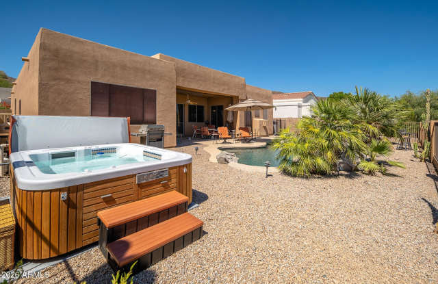 6037 W ROBIN Lane Gallery 2
