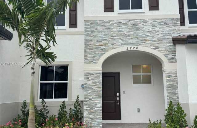 2724 Southeast 26th Avenue photos photos