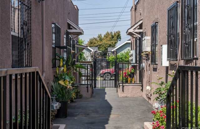 4118 Naomi Avenue Gallery 2