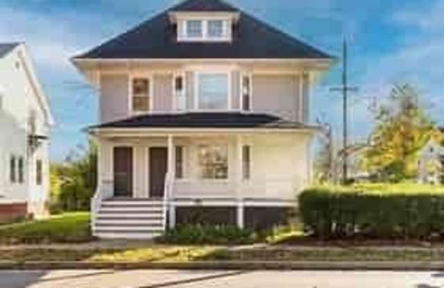 676 Main Street - 676 Main Street, Warren, RI 02885 676 Main Street - 676 Main Street, Warren, RI 02885