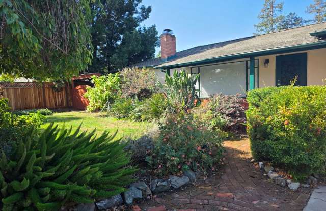 3 bedroom, 2 bath home on quiet cul-de-sac Gallery 1