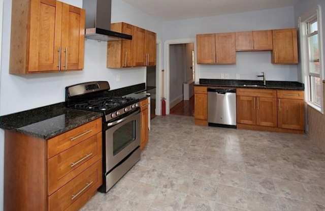 13 Henry Ave - 13 Henry Avenue, Somerville, MA 02144