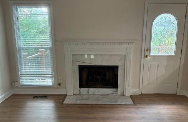 4747 Julian Way Gallery 3