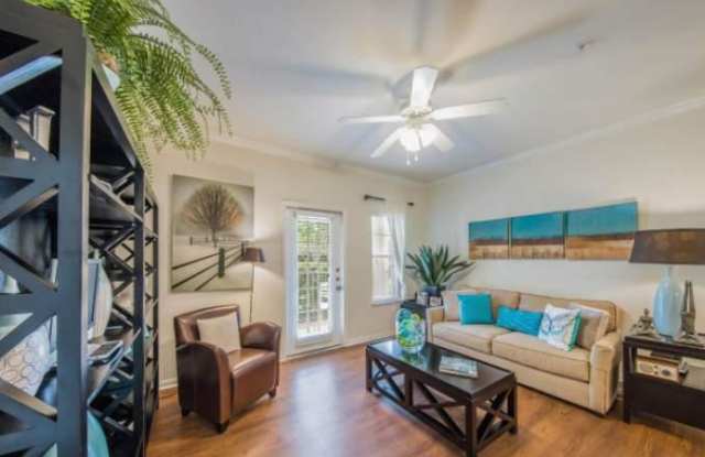 9946 Military Dr W Gallery 2