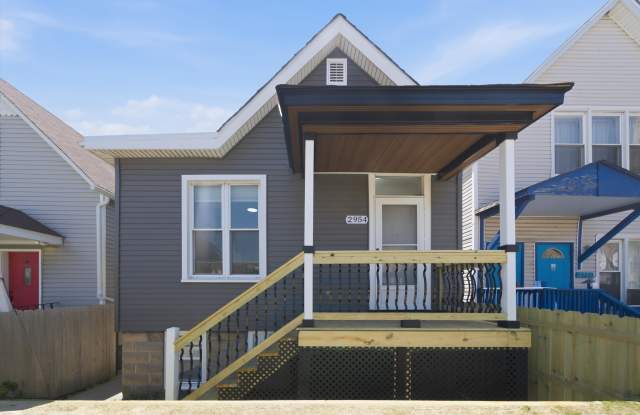 2954 N Elston Ave photos photos
