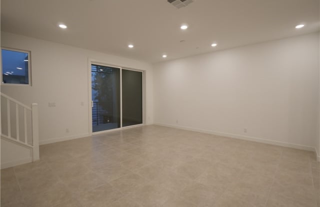 329 Lodestar Gallery 4