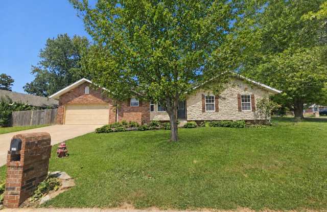 3 Bedroom | 2 Bathroom | 2 Car Garage | Fenced backyard | Nixa MO! | Nixa Schools! photos photos