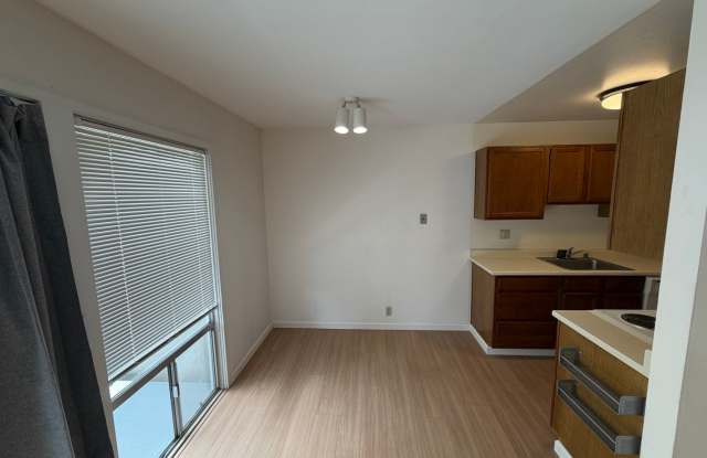 1 bed 1 bath condo in Orinda Gallery 3