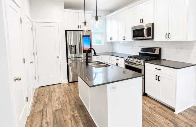 Beautiful 3-Story, 2-Bedroom Condo in Daybreak! Gallery 4