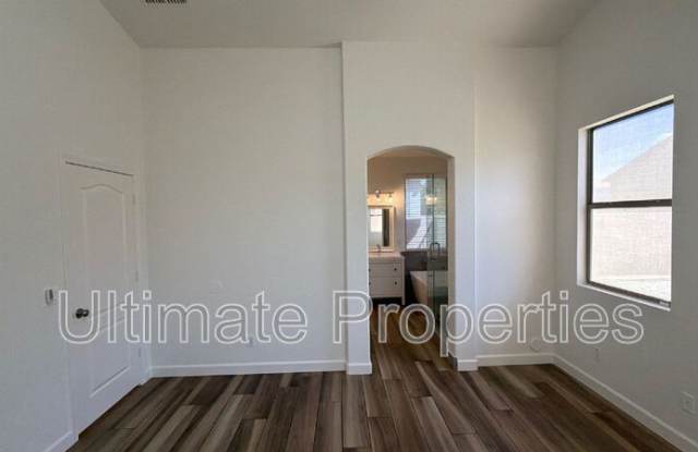 9223 W Salter Dr Gallery 4