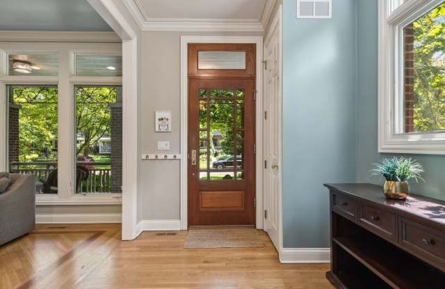 1042 Greenwood Avenue Gallery 4