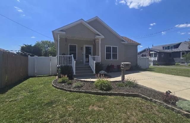 Welcome to this 3 bedroom 3 Bull Bathroom home with a Basement photos photos
