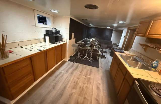 1610 Atkamire Gallery 2