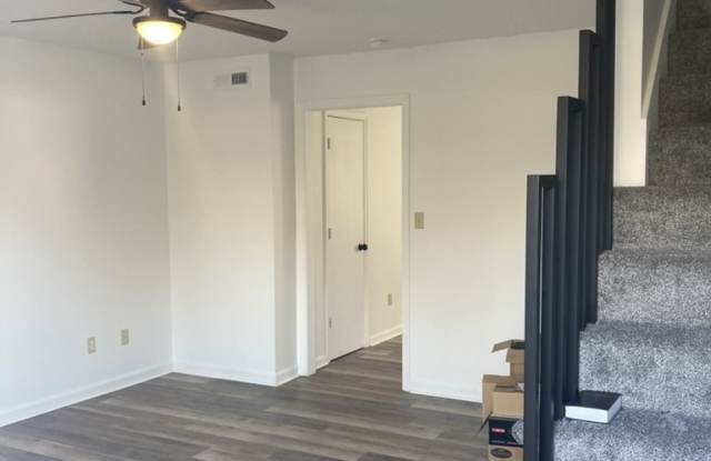 118 W Market St - C photos photos