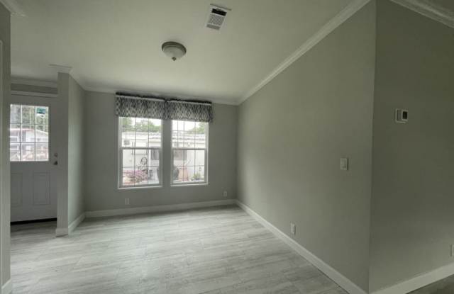 13204 Grape Avenue Gallery 1