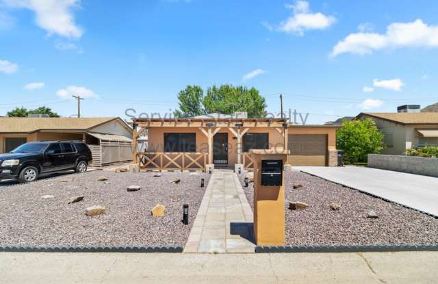4516 E Montecito Ave photos photos
