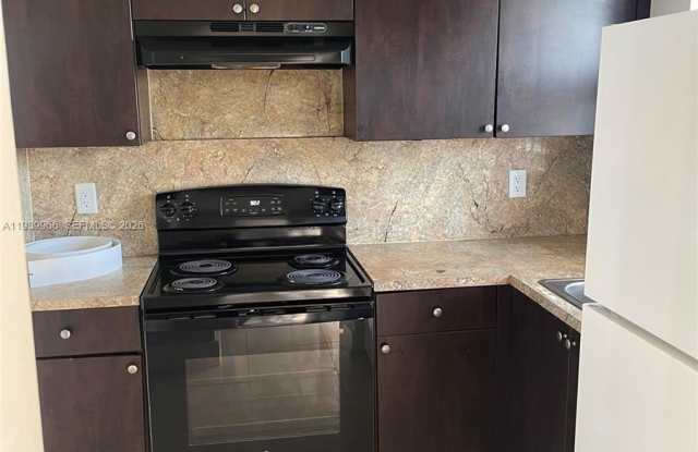 13725 NE 6th Ave photos photos