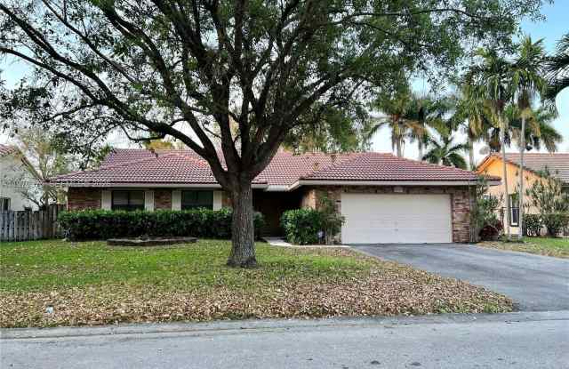 6641 NW 52nd St photos photos